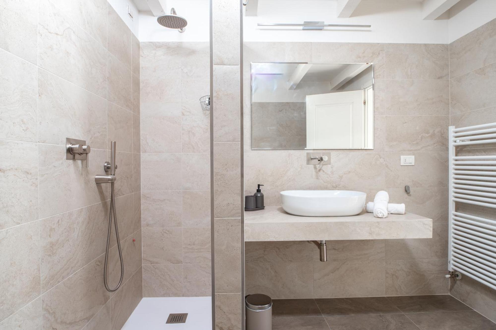 Santo Stefano Loft Aparthotel โบโลญญา ภายนอก รูปภาพ